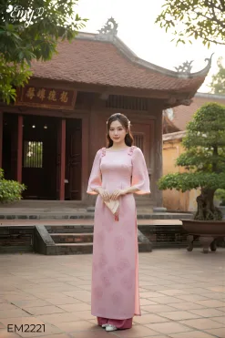 EM2221 Áo dài chất vải lụa Châu Giang