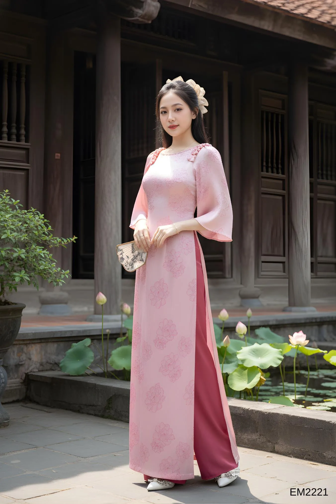 4 THIẾT KẾ ÁO DÀI LỤA DẪN ĐẦU XU HƯỚNG 2025