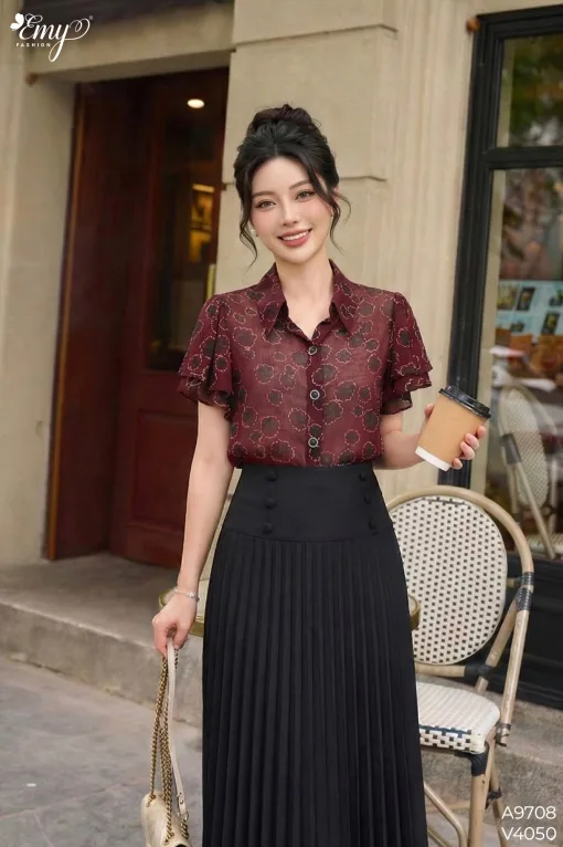 V4050 Chân Váy Dập Ply Đen Phối Nút Bọc