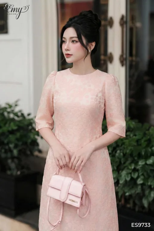 EM9733 Đầm Suông Taffta Hồng