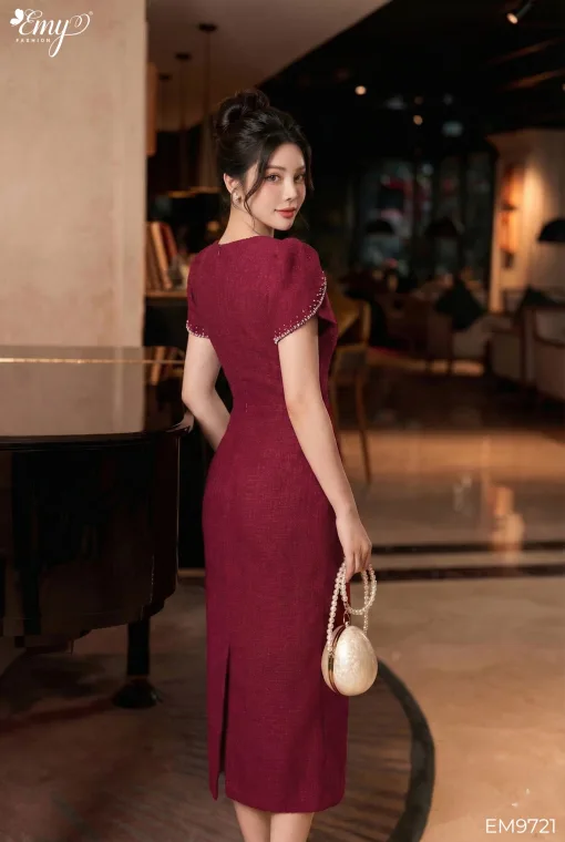 EM9721 Đầm Body A Đỏ Cổ Vuông