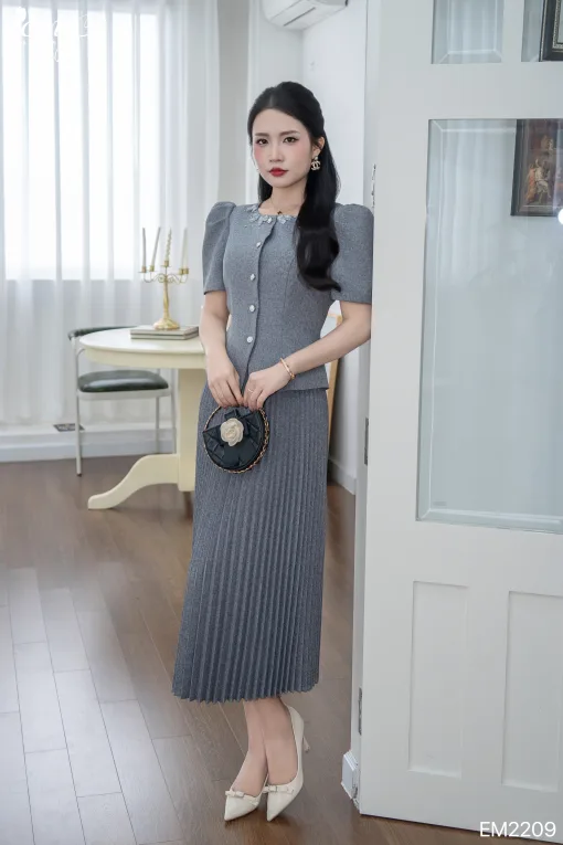 EM2209 - Set Áo & Chân Váy Bố Chéo Xám Tiêu