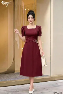 EM2246 - Đầm Xoè Đỏ Cổ Vuông Chéo Eo