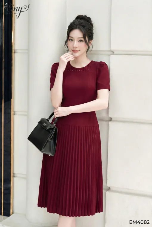 EM4082 Đầm Xòe Cotton Tuyết Đỏ Dập Ply