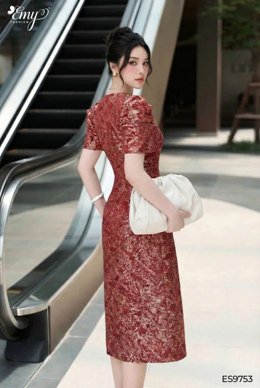 ES9753 Đầm Suông A Taffta Đỏ