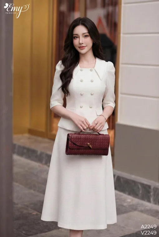 A2249 Áo Gân Ánh Kim Trắng Cổ Vuông