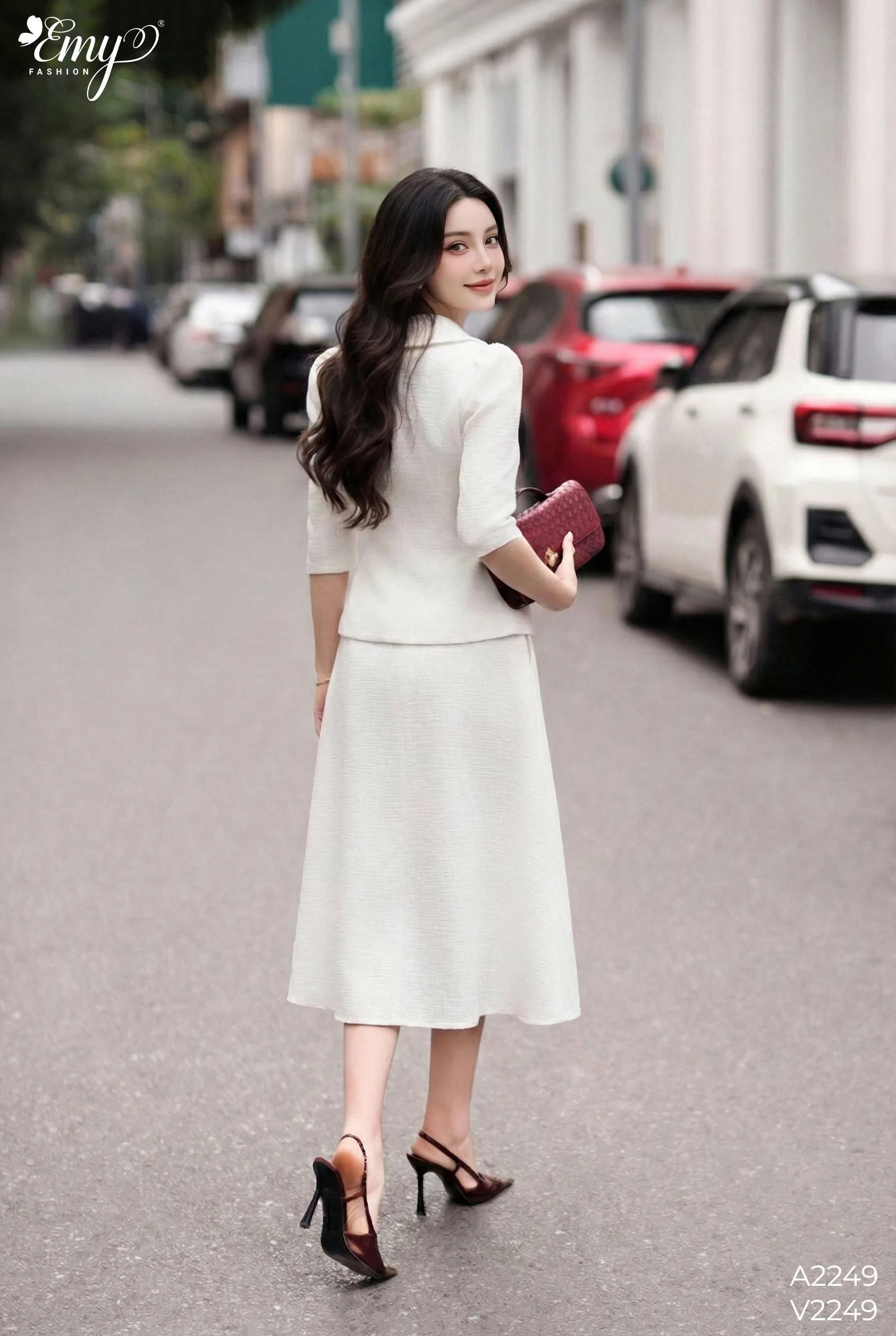 A2249 Áo Gân Ánh Kim Trắng Cổ Vuông A2249 Áo Gân Ánh Kim Trắng Cổ Vuông