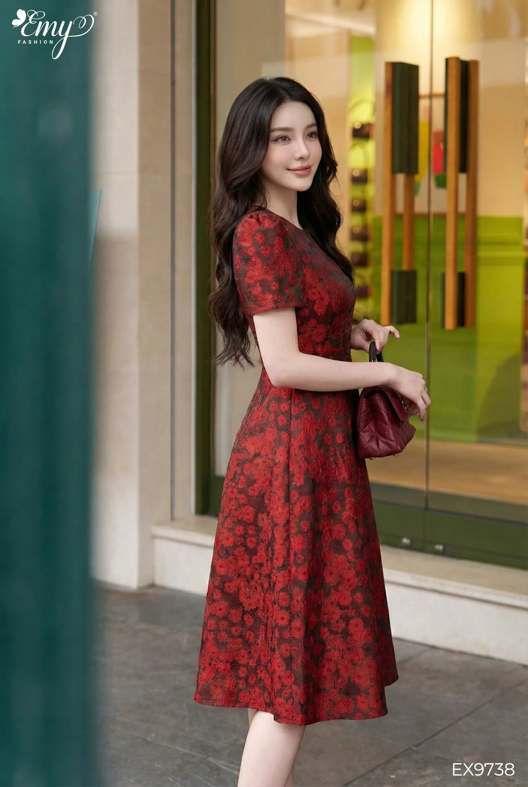 EM9738 Đầm Xoè Tafta Đen Hoa Đỏ Cổ Phối EM9738 Đầm Xoè Tafta Đen Hoa Đỏ Cổ Phối