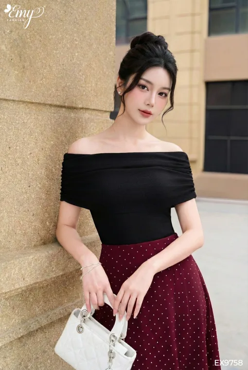 EX9758 Đầm Xoè Thun Đen Bẹt Vai Phối Lụa Đỏ Bi