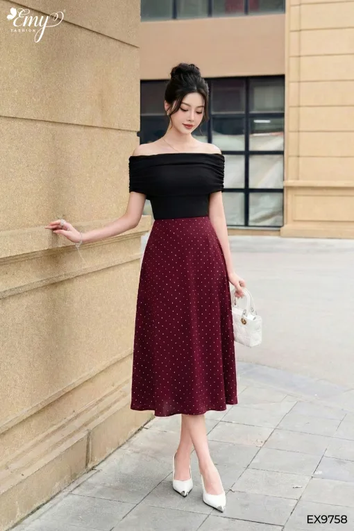 EX9758 Đầm Xoè Thun Đen Bẹt Vai Phối Lụa Đỏ Bi