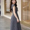 EX9742 Đầm Xoè Sọc Vai Choàng