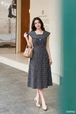 EX9742 Đầm Xoè Sọc Vai Choàng