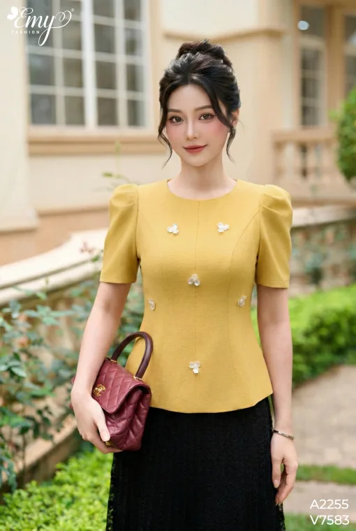 V7583 Chân Váy Ren Đen Xếp Ply