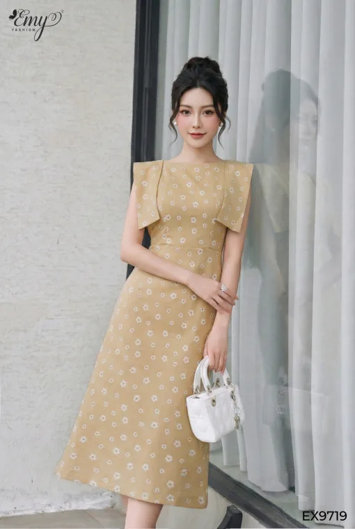 EA9719 Đầm A Gấm Kem