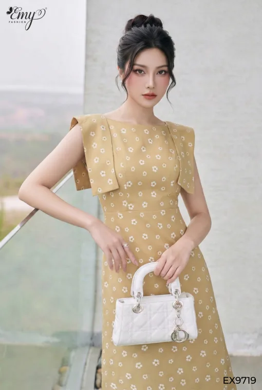 EA9719 Đầm A Gấm Kem
