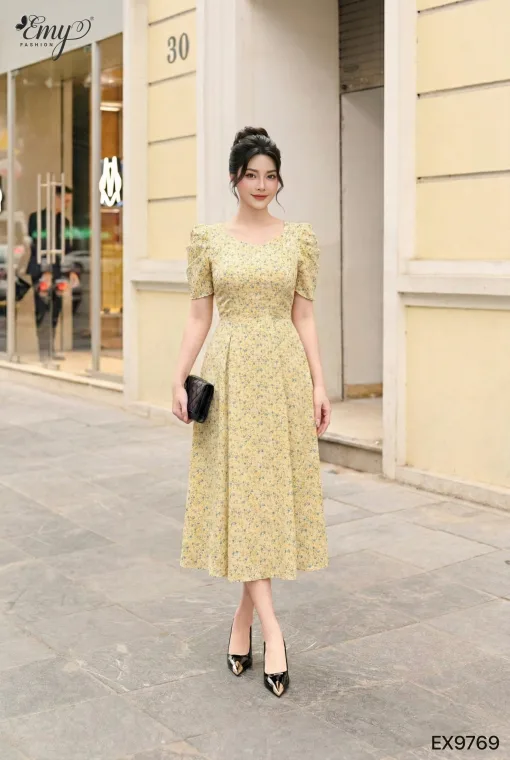 EX9769 Đầm Xòe Mango Hoa Nền Vàng Nhạt
