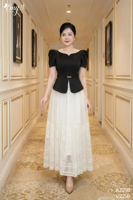 A2218 Áo Đen Cổ V