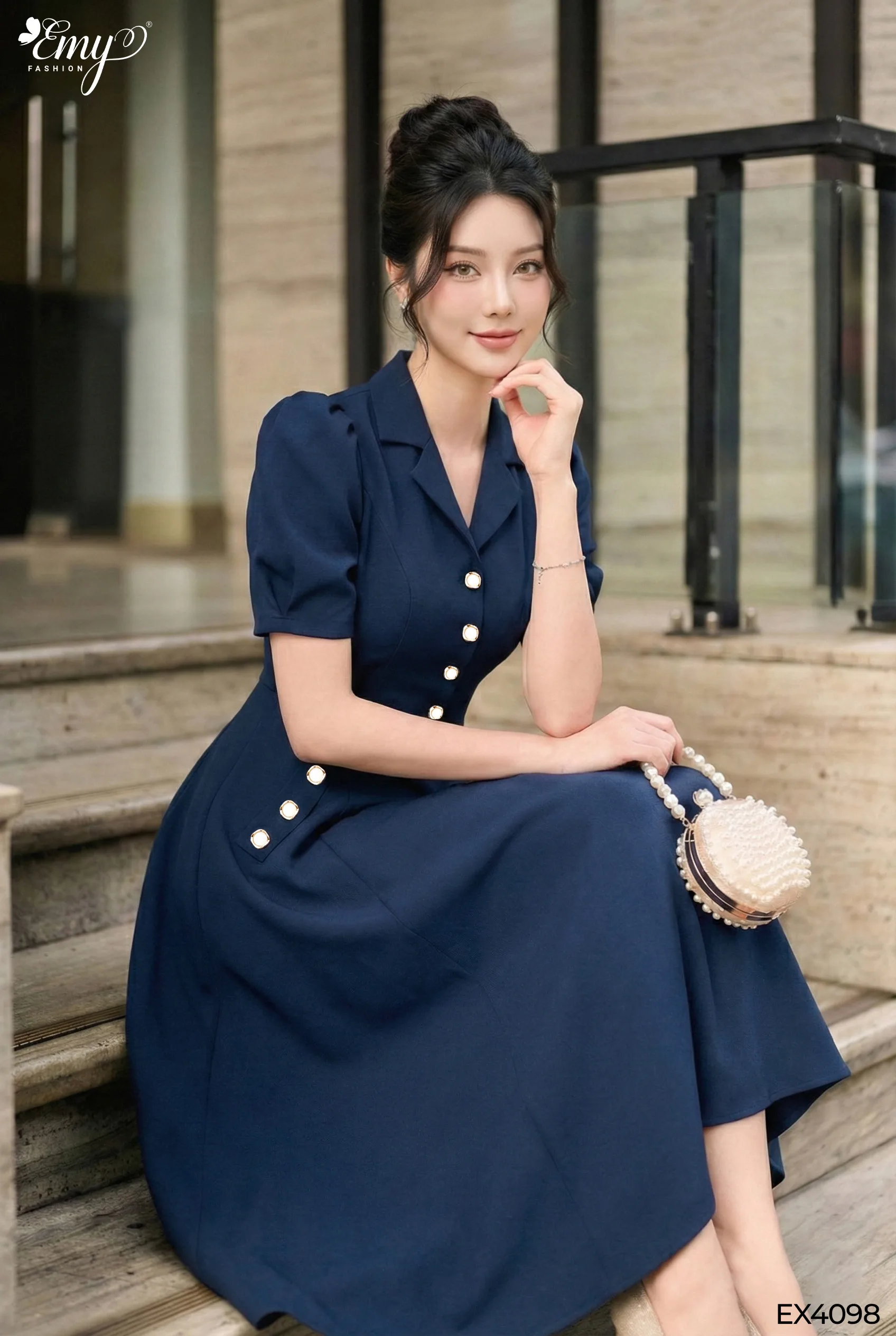 EX4098 Đầm Xoè Gân Hongkong Xanh Đen Cổ Vest EX4098 Đầm Xoè Gân Hongkong Xanh Đen Cổ Vest