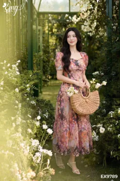 EX9789 Đầm Xo&egrave; Midi Voan Tơ Nh&uacute;n Cổ