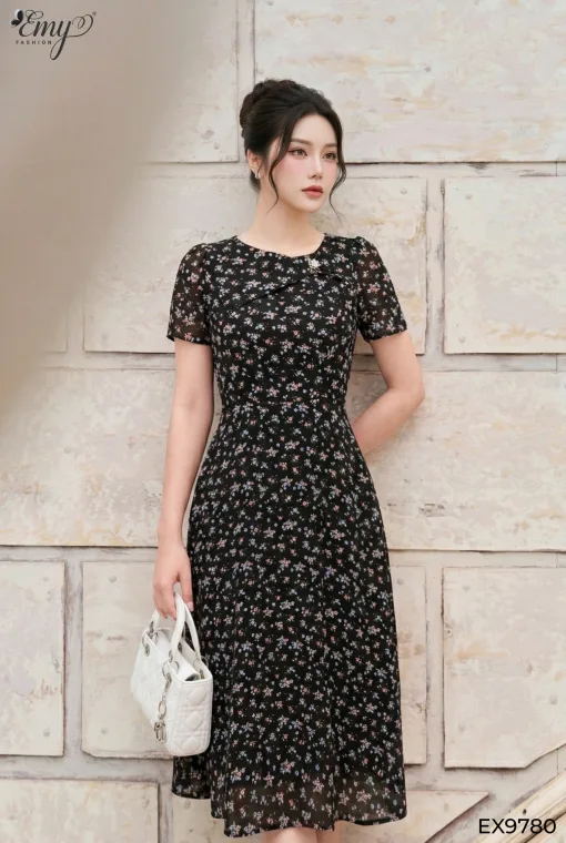 EX9780 Đầm Voan Đen Hoa Nhí Xếp Ly Ngực