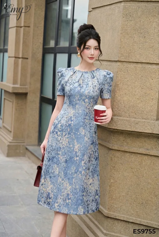 ES9755 Đầm Suông Taffta Xanh Biển Ply Cổ
