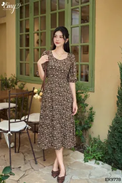 EX9778 Đầm Voan Nâu Hoa Nhí Cổ Lục Giác