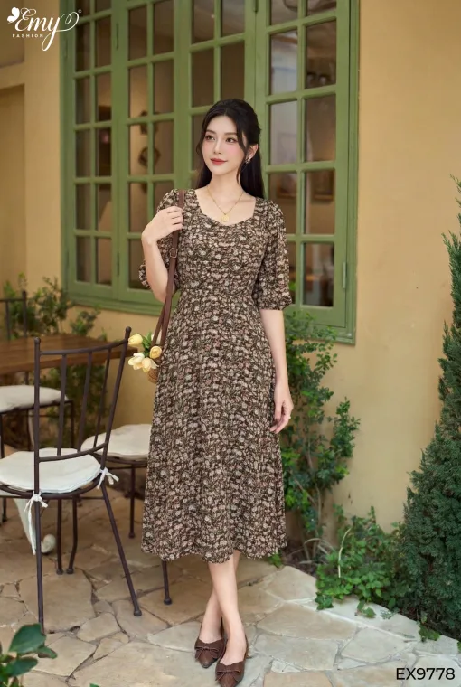 EX9778 Đầm Voan Nâu Hoa Nhí Cổ Lục Giác