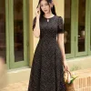 EX9777 Đầm Voan Đen Hoa Đỏ Cổ Tròn Giọt Nước