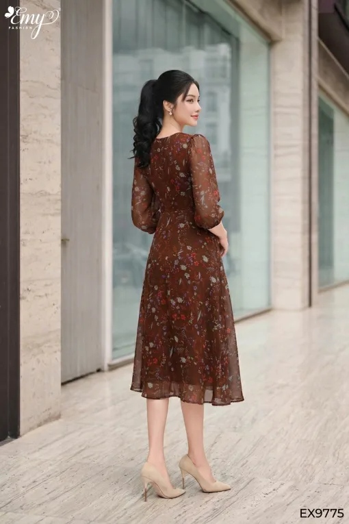 EX9775 Đầm Voan Nâu Hoa Nhí Cổ Nơ Tay Phồng