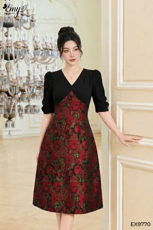 EX9770 Đầm Xoè Taffta Cam Phối Carolan Đen