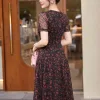 EM9789 Đầm Midi Voan Tơ Hoa Nền Đen Xòe Nhẹ Cổ Vuông Nhún Ngực Tay Phồng