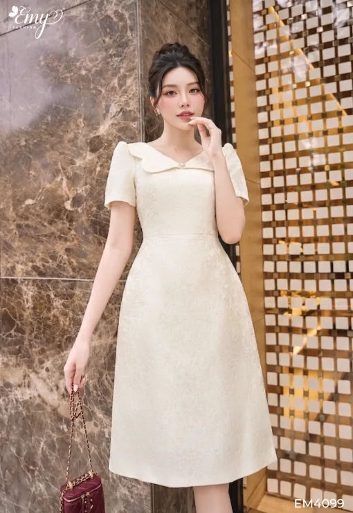 EM4099 Đầm Xòe Taffta Họa Tiết Cổ Đính Lá
