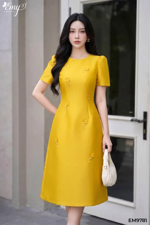 ES9781 Đầm Suông A Taffta Vàng