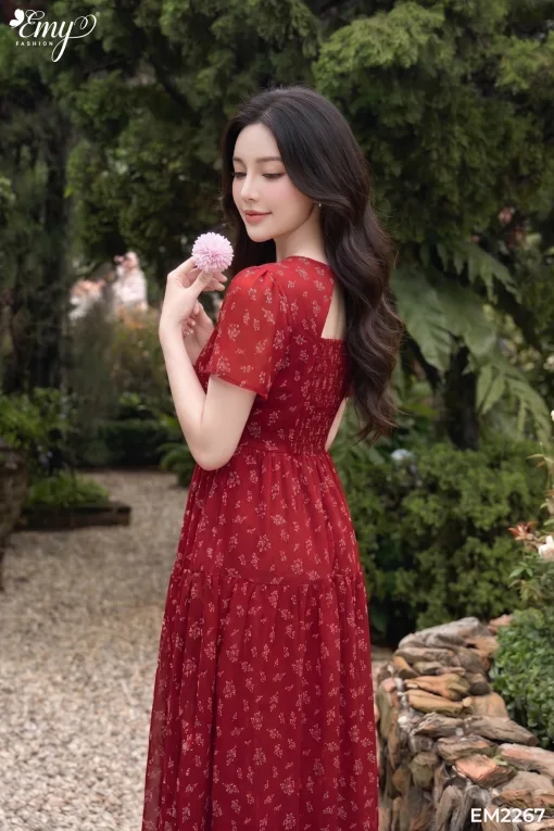 EM2267 Đầm Xoè Đũi Tơ Đỏ HT Hoa Trắng