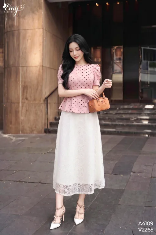 A4109 Áo Peplum Linen Xược Hồng Đất Chấm Bi