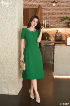 EM9812 Đầm Suông Xanh Linen Gân Kết Hạt Cổ