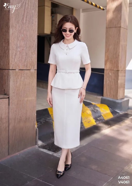 A4061 Áo Cổ Sen Phối Nút Kaki Thun Trắng Kem
