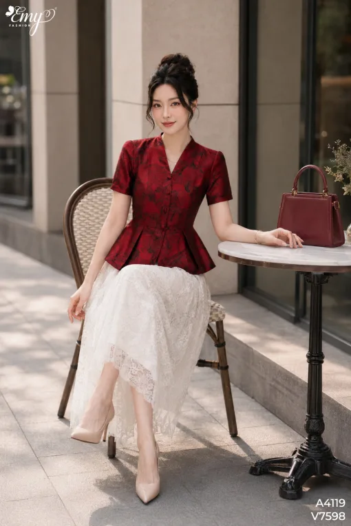 A4119 Áo Cổ Đắp Gấm Đỏ Peplum