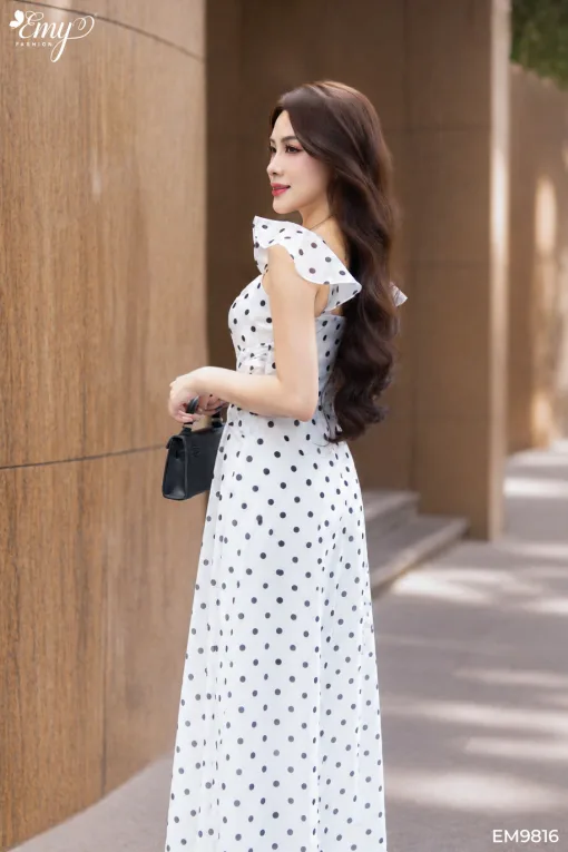 EM9816 Đầm Xòe Tơ Bi Trắng Tay Cánh Tiên