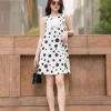 EM9820 Đầm Suông Mango Trắng Bi Phối Nơ