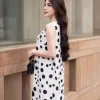 EM9820 Đầm Suông Mango Trắng Bi Phối Nơ