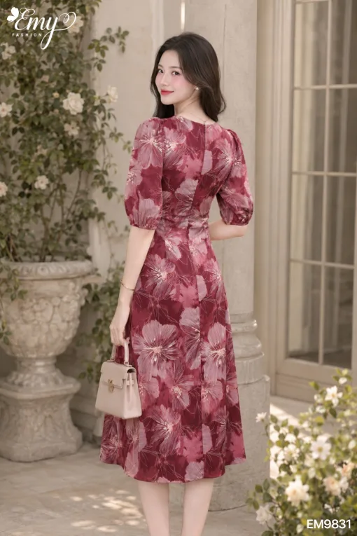 EM9831 Đầm Suông Sattin Lạnh Đỏ Hồng