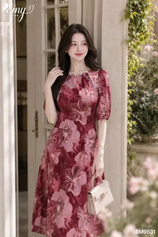 EM9831 Đầm Suông Sattin Lạnh Đỏ Hồng