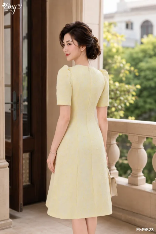 EM9823 Đầm Suông A Gấm Xốp Hoa