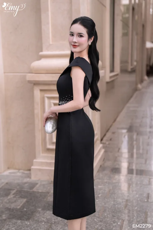 Đầm body dự tiệc đen EM2279