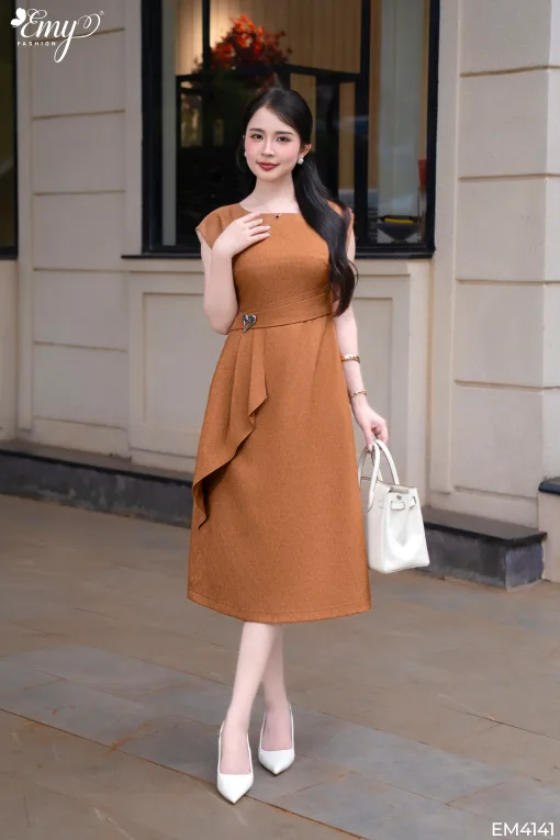 EM4141 Đầm Xoè Bố Chéo Nâu Đất Tay Con